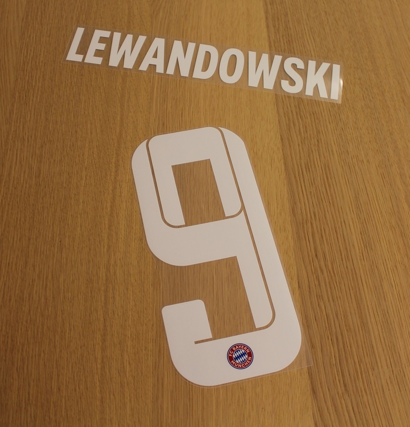 FC Bayern Hjemmeprint 2021/22 - Lewandowski - Voksen