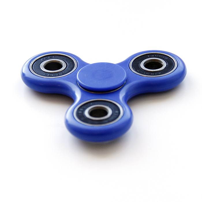 Fidget Spinner i Blå og Sort - Den Nyeste Dille!