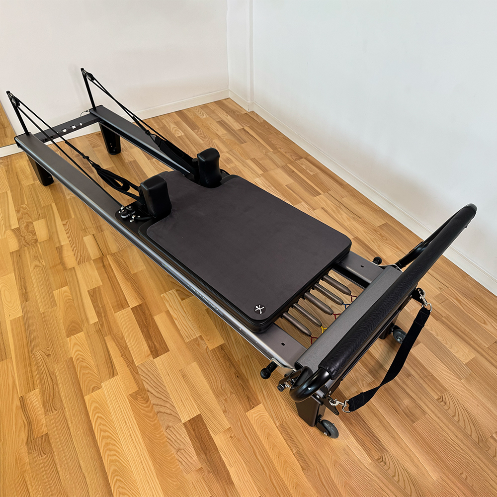 Elegant Sort Pilates Reformer Måtte – Optimal Stabilitet til Træning